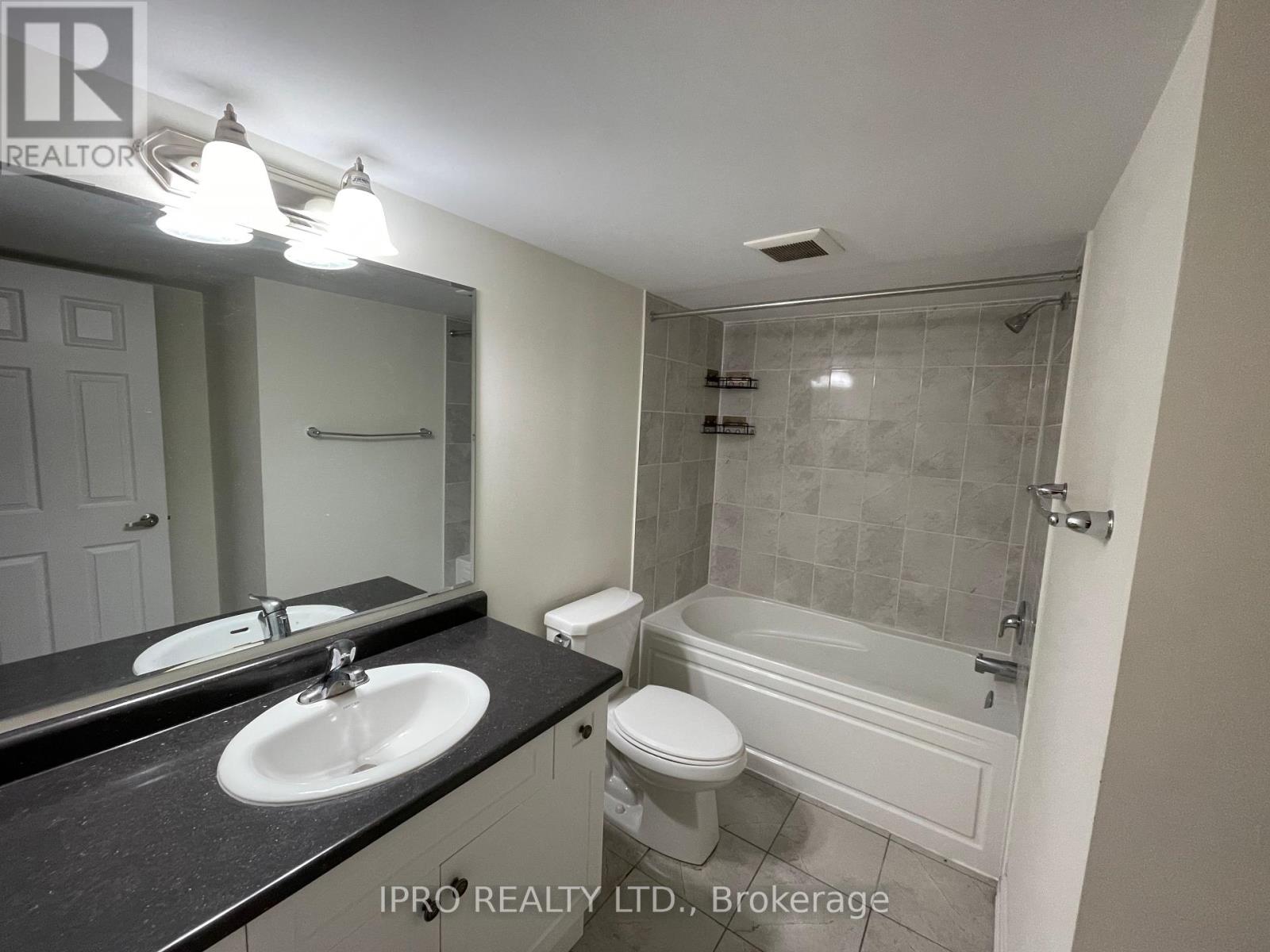 4 - 230 Lagerfeld Drive, Brampton, Ontario  L7A 5G9 - Photo 7 - W10396376