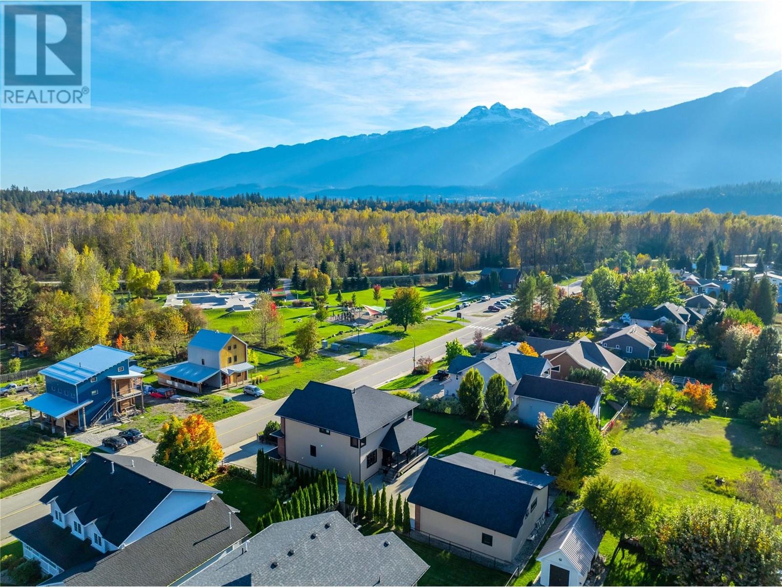 905 Edward Street, Revelstoke, British Columbia  V0E 2S0 - Photo 69 - 10326488