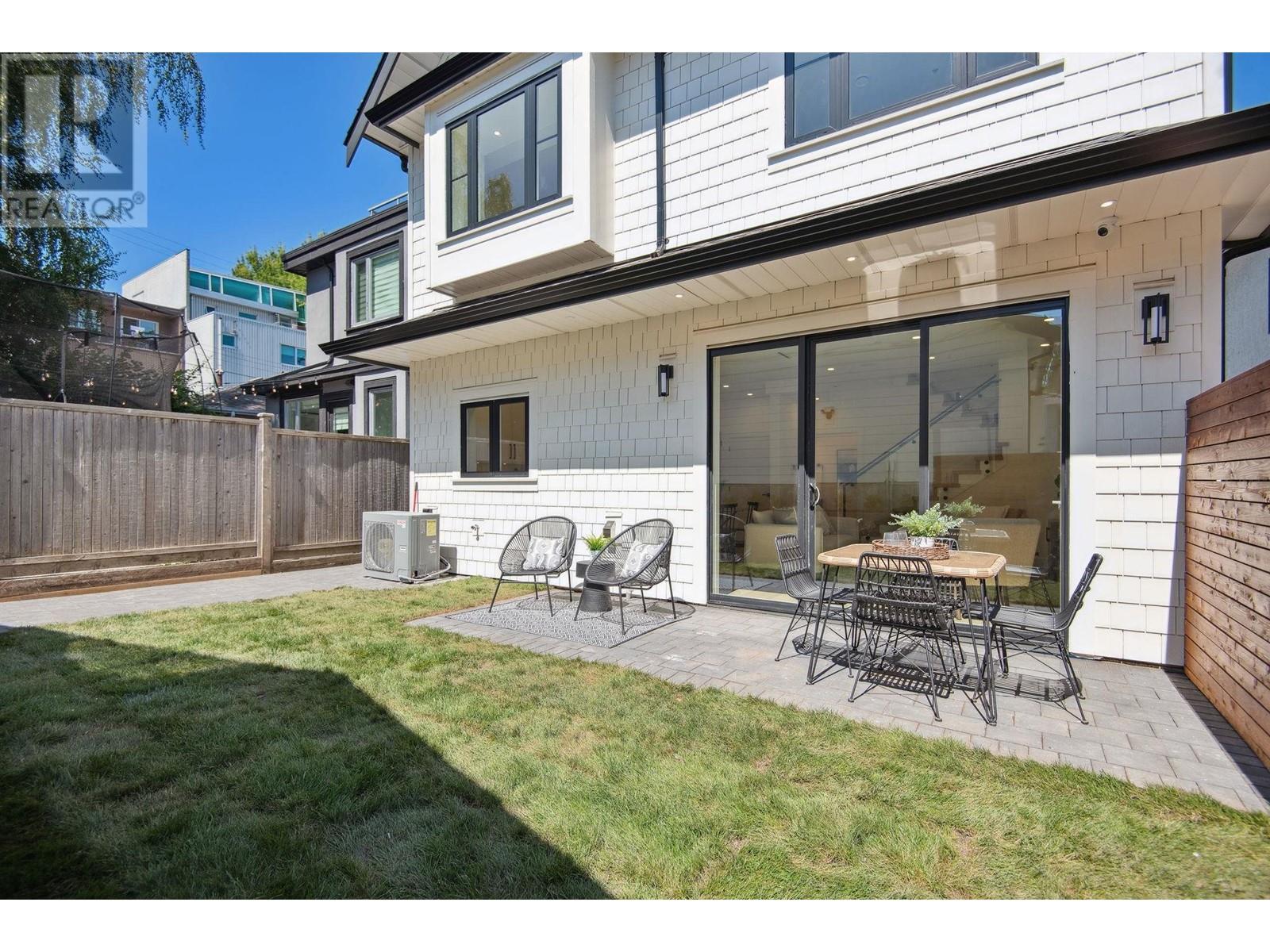 2 736 E 32nd Avenue, Vancouver, British Columbia  V5V 2Y6 - Photo 2 - R2941120