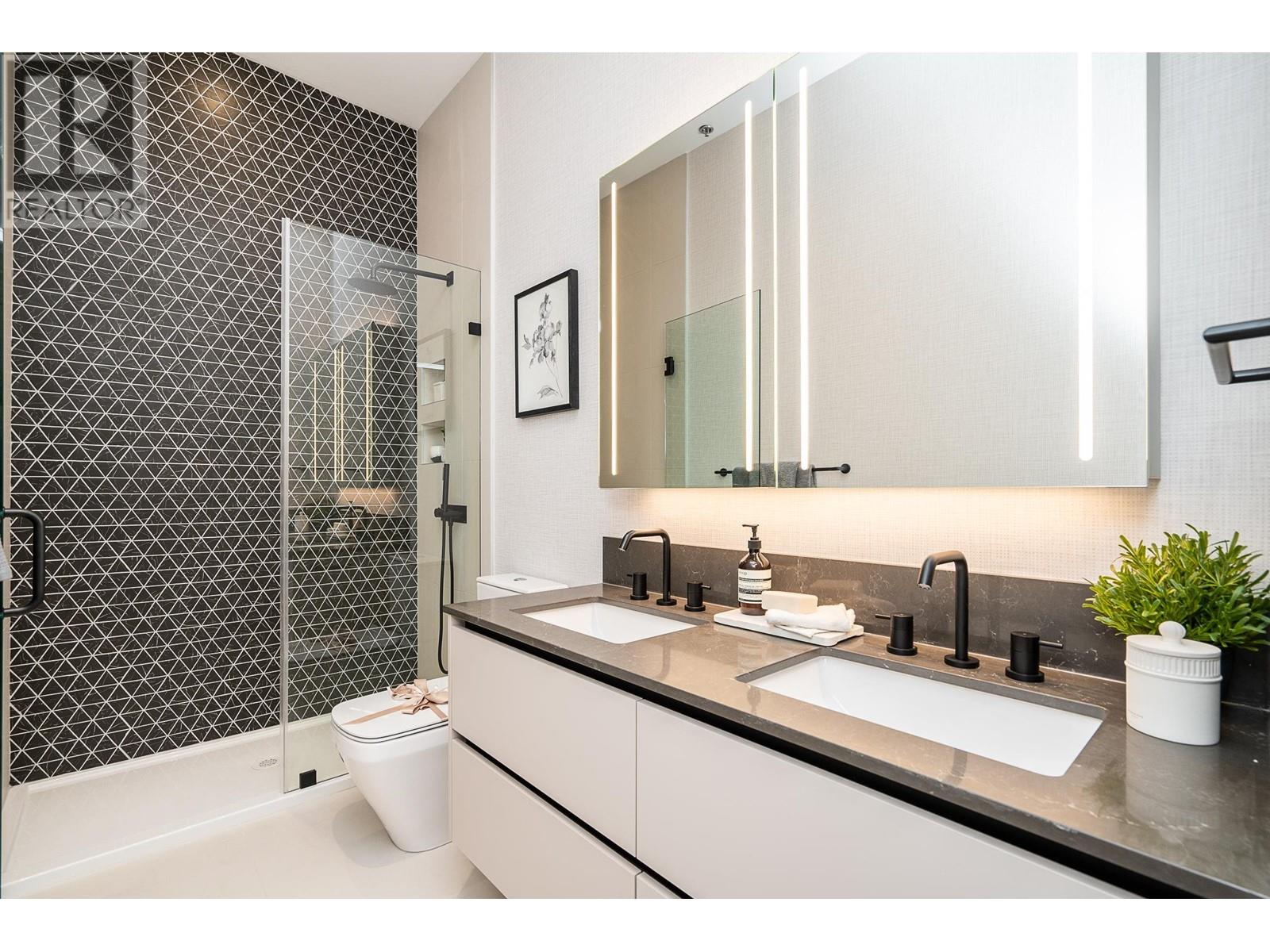 Listing Picture 9 of 14 : 4 10380 NO. 4 ROAD, Richmond / 烈治文 - 魯藝地產 Yvonne Lu Group - MLS Medallion Club Member