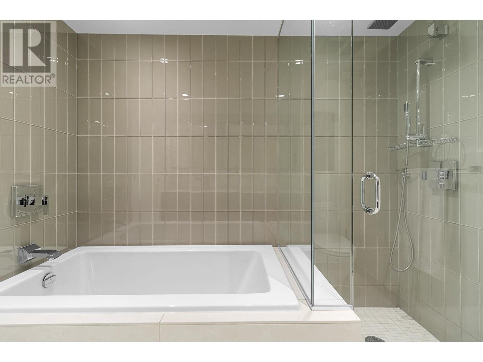 Listing Picture 17 of 35 : 1808 1028 BARCLAY STREET, Vancouver / 溫哥華 - 魯藝地產 Yvonne Lu Group - MLS Medallion Club Member