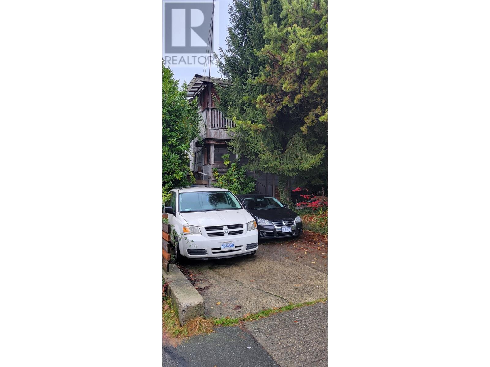 2413 COLLINGWOOD STREET, Vancouver