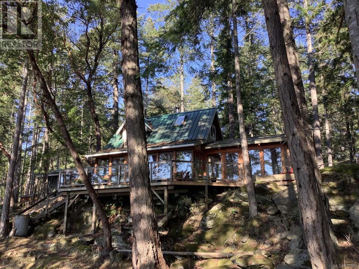 Property at 631 Flewett Dr image 2