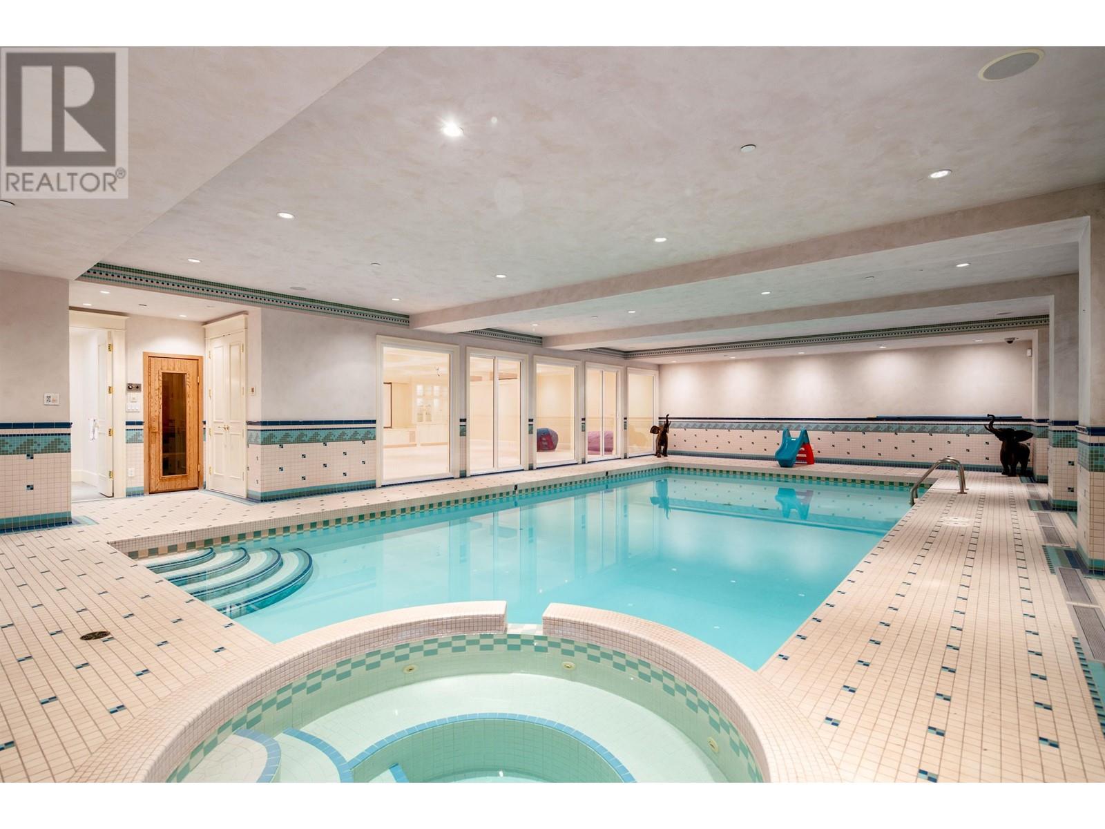 Listing Picture 33 of 40 : 1188 W 55TH AVENUE, Vancouver / 溫哥華 - 魯藝地產 Yvonne Lu Group - MLS Medallion Club Member