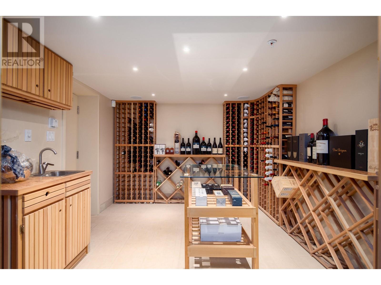 Listing Picture 34 of 40 : 1188 W 55TH AVENUE, Vancouver / 溫哥華 - 魯藝地產 Yvonne Lu Group - MLS Medallion Club Member