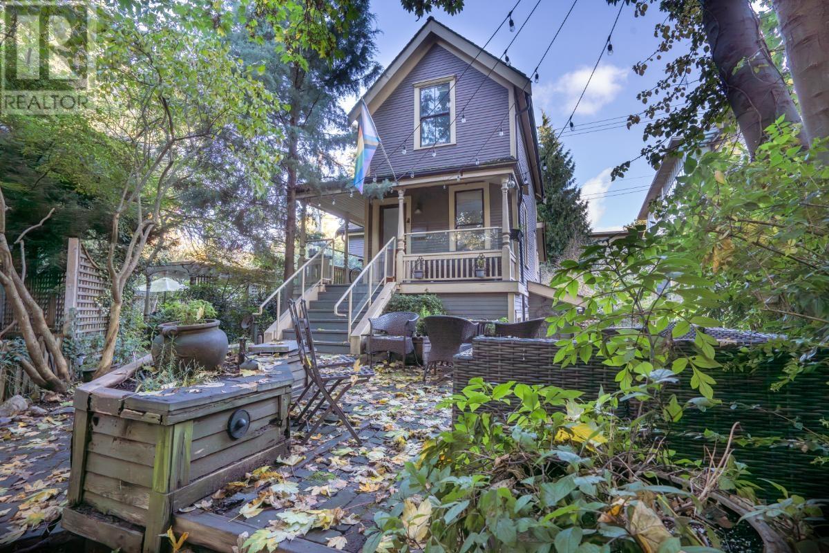 1117-1119 PENDRELL STREET, Vancouver