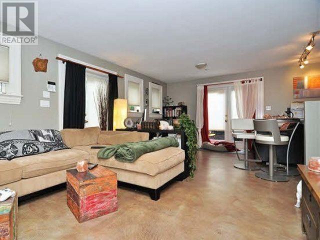 Listing Picture 18 of 29 : 1117-1119 PENDRELL STREET, Vancouver / 溫哥華 - 魯藝地產 Yvonne Lu Group - MLS Medallion Club Member