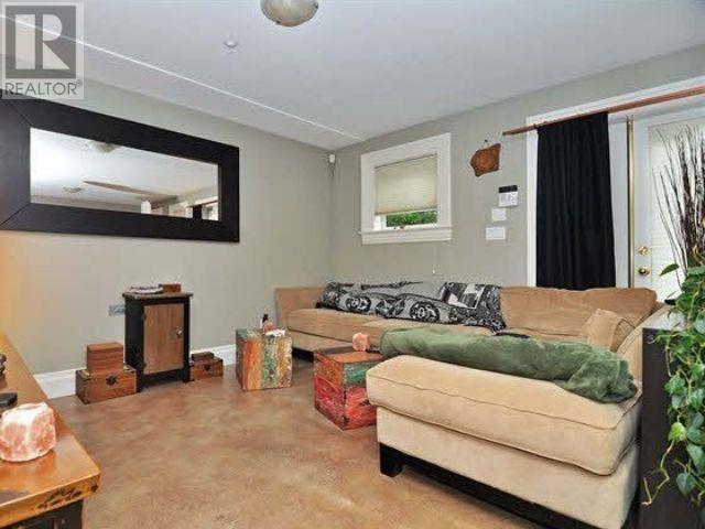 Listing Picture 19 of 29 : 1117-1119 PENDRELL STREET, Vancouver / 溫哥華 - 魯藝地產 Yvonne Lu Group - MLS Medallion Club Member