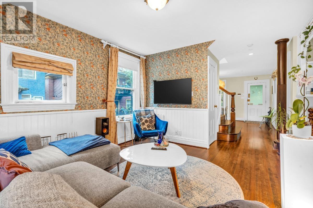 Listing Picture 6 of 29 : 1117-1119 PENDRELL STREET, Vancouver / 溫哥華 - 魯藝地產 Yvonne Lu Group - MLS Medallion Club Member