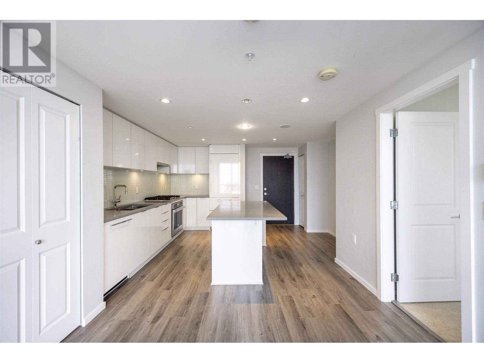 Listing Picture 13 of 40 : 3102 6638 DUNBLANE AVENUE, Burnaby / 本拿比 - 魯藝地產 Yvonne Lu Group - MLS Medallion Club Member