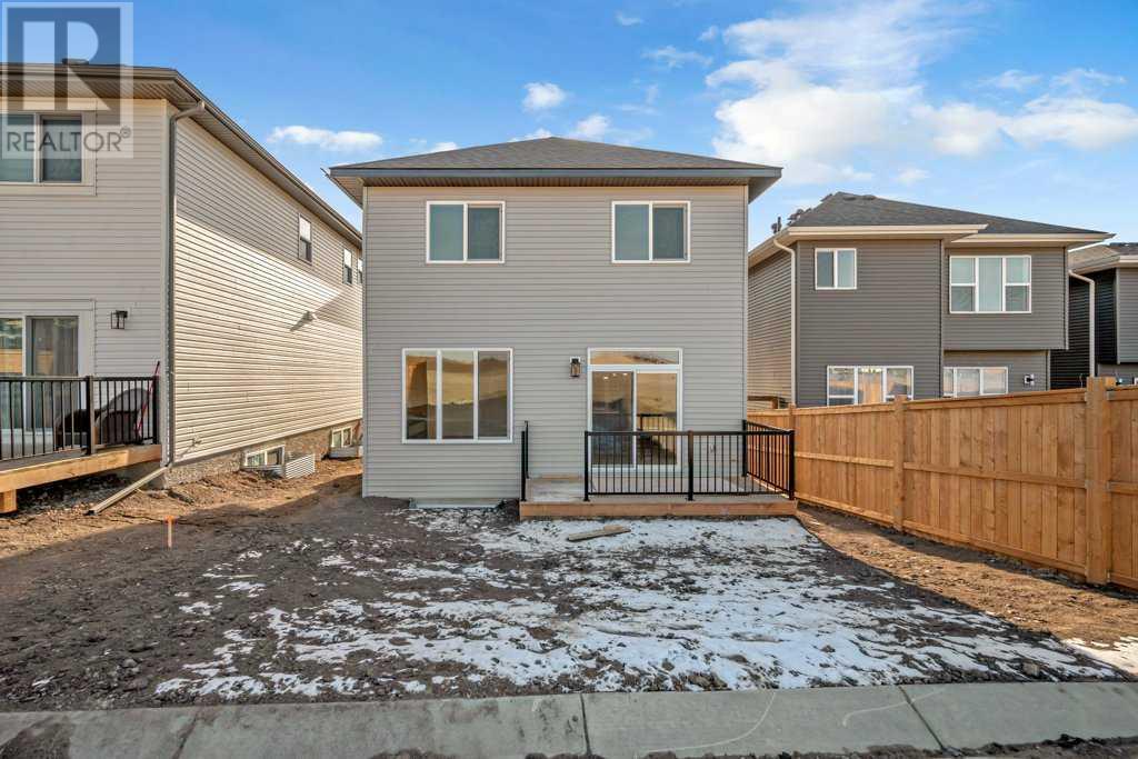 51 Heritage Circle, Cochrane, Alberta  T4C 3G9 - Photo 36 - A2176946