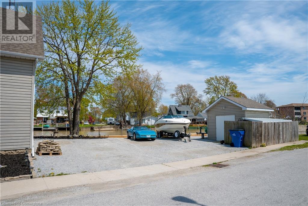 310 Emily StreetWallaceburg, Ontario  N8A 4K3 - Photo 12 - 40671703