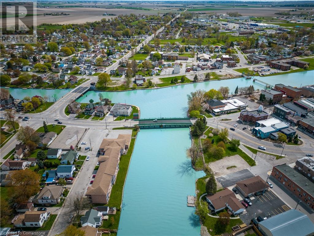 310 Emily StreetWallaceburg, Ontario  N8A 4K3 - Photo 2 - 40671703