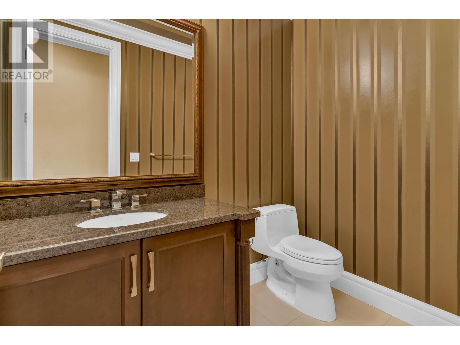 Listing Picture 12 of 36 : 7960 SUNNYHOLME CRESCENT, Richmond / 烈治文 - 魯藝地產 Yvonne Lu Group - MLS Medallion Club Member