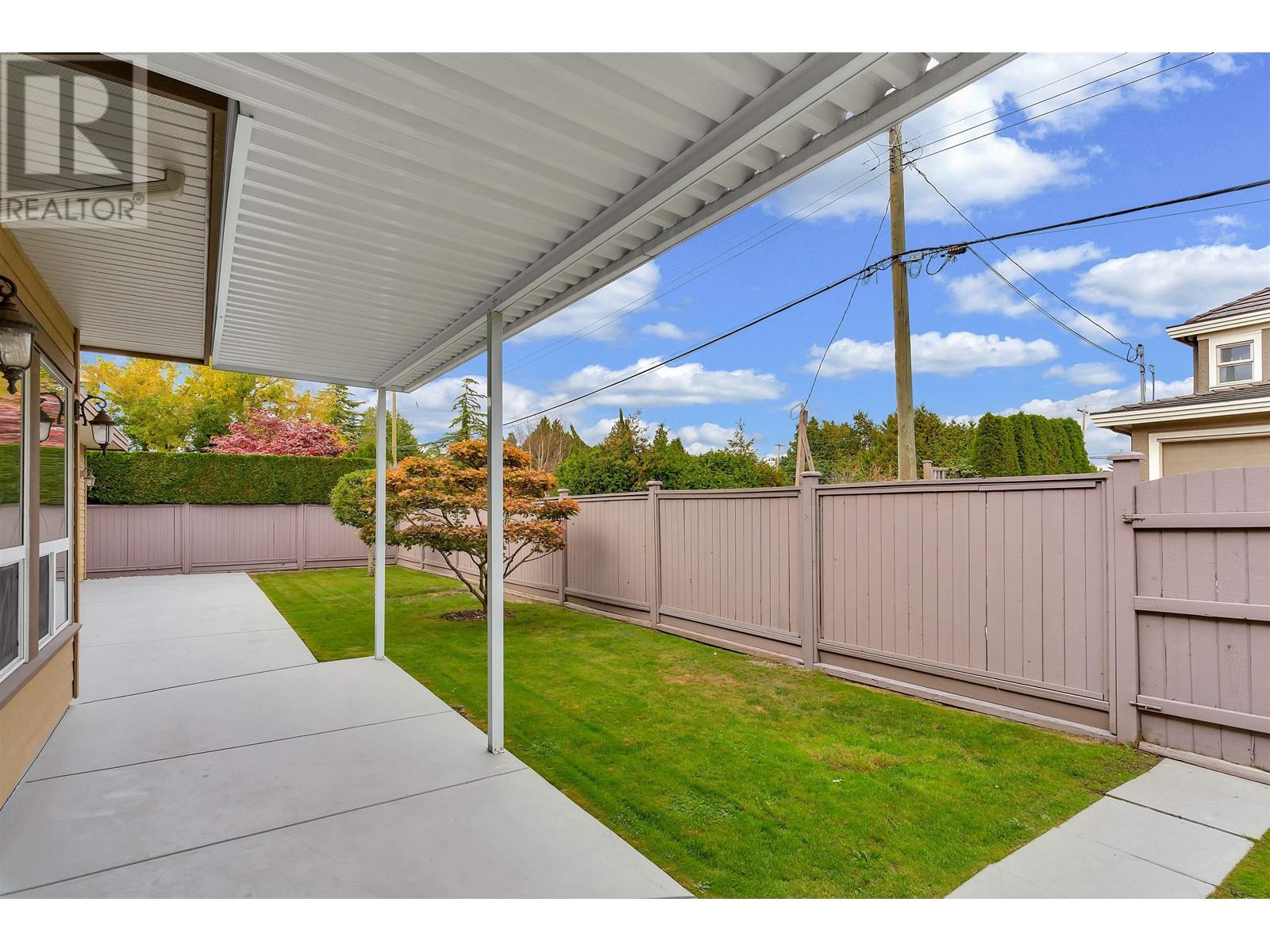 Listing Picture 35 of 36 : 7960 SUNNYHOLME CRESCENT, Richmond / 烈治文 - 魯藝地產 Yvonne Lu Group - MLS Medallion Club Member