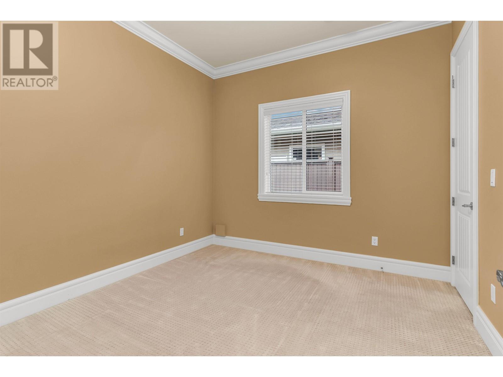 Listing Picture 13 of 36 : 7960 SUNNYHOLME CRESCENT, Richmond / 烈治文 - 魯藝地產 Yvonne Lu Group - MLS Medallion Club Member