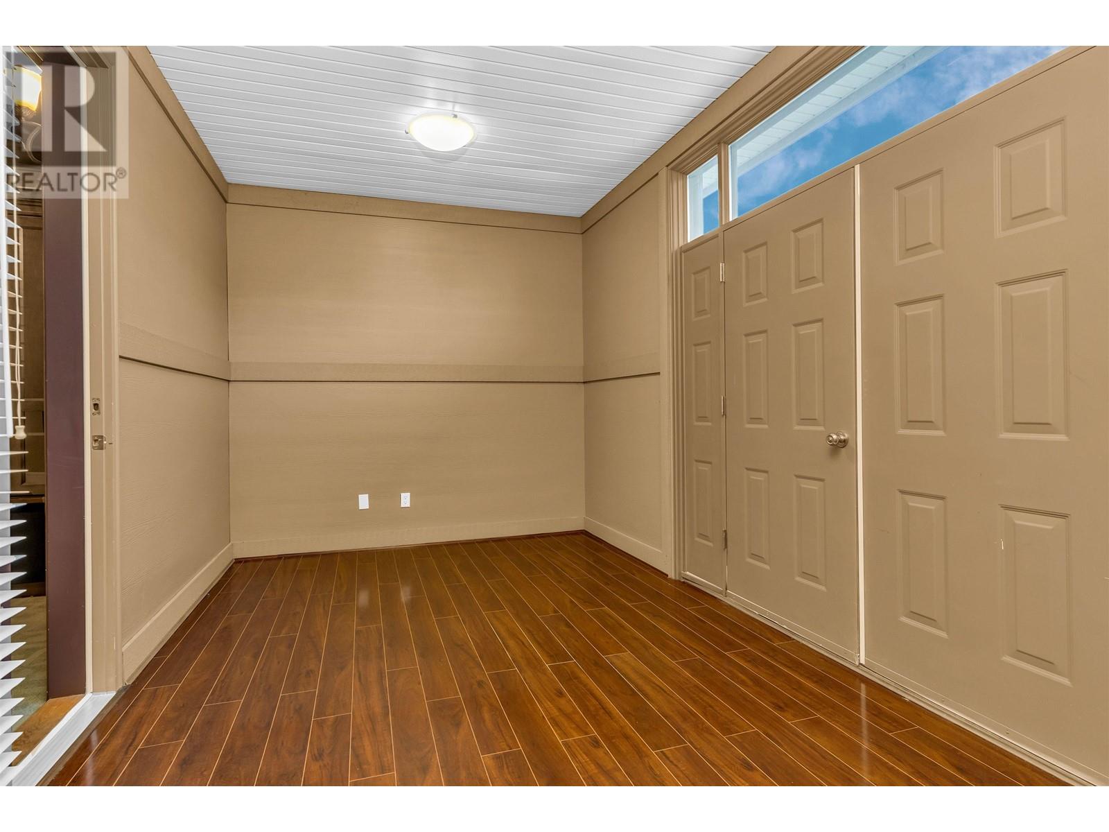 Listing Picture 18 of 36 : 7960 SUNNYHOLME CRESCENT, Richmond / 烈治文 - 魯藝地產 Yvonne Lu Group - MLS Medallion Club Member