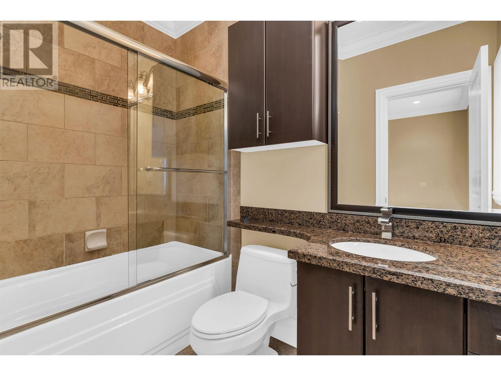 Listing Picture 32 of 36 : 7960 SUNNYHOLME CRESCENT, Richmond / 烈治文 - 魯藝地產 Yvonne Lu Group - MLS Medallion Club Member