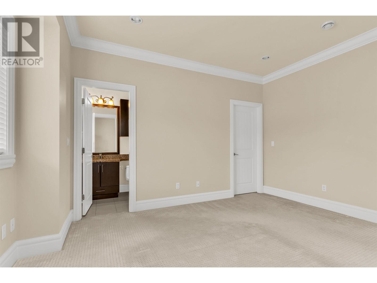 Listing Picture 29 of 36 : 7960 SUNNYHOLME CRESCENT, Richmond / 烈治文 - 魯藝地產 Yvonne Lu Group - MLS Medallion Club Member