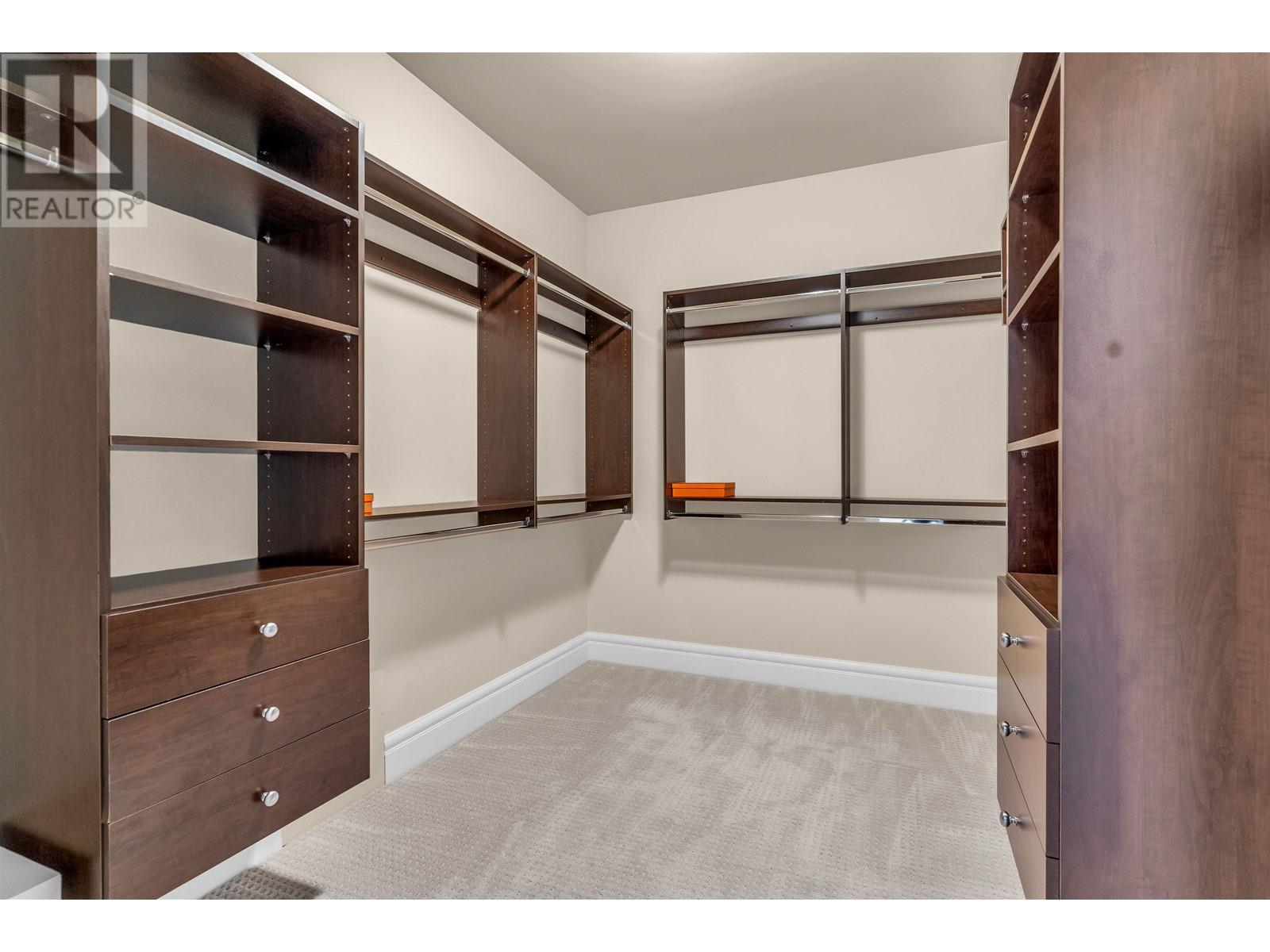 Listing Picture 23 of 36 : 7960 SUNNYHOLME CRESCENT, Richmond / 烈治文 - 魯藝地產 Yvonne Lu Group - MLS Medallion Club Member