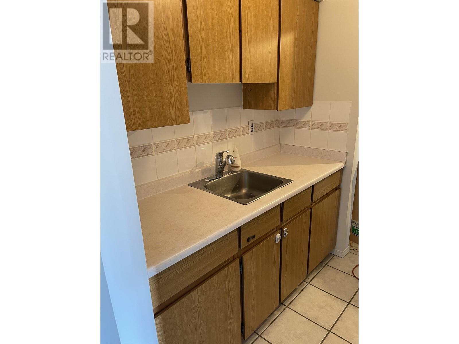 113 610 Third Avenue, New Westminster, British Columbia  V3M 1N5 - Photo 2 - R2940148
