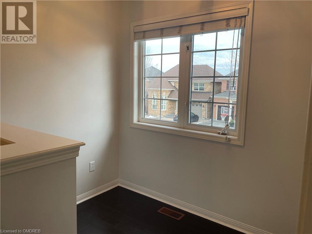 2417 Edgerose LaneOakville (1019 - Wm Westmount), Ontario  L6M 4X5 - Photo 13 - W10407362