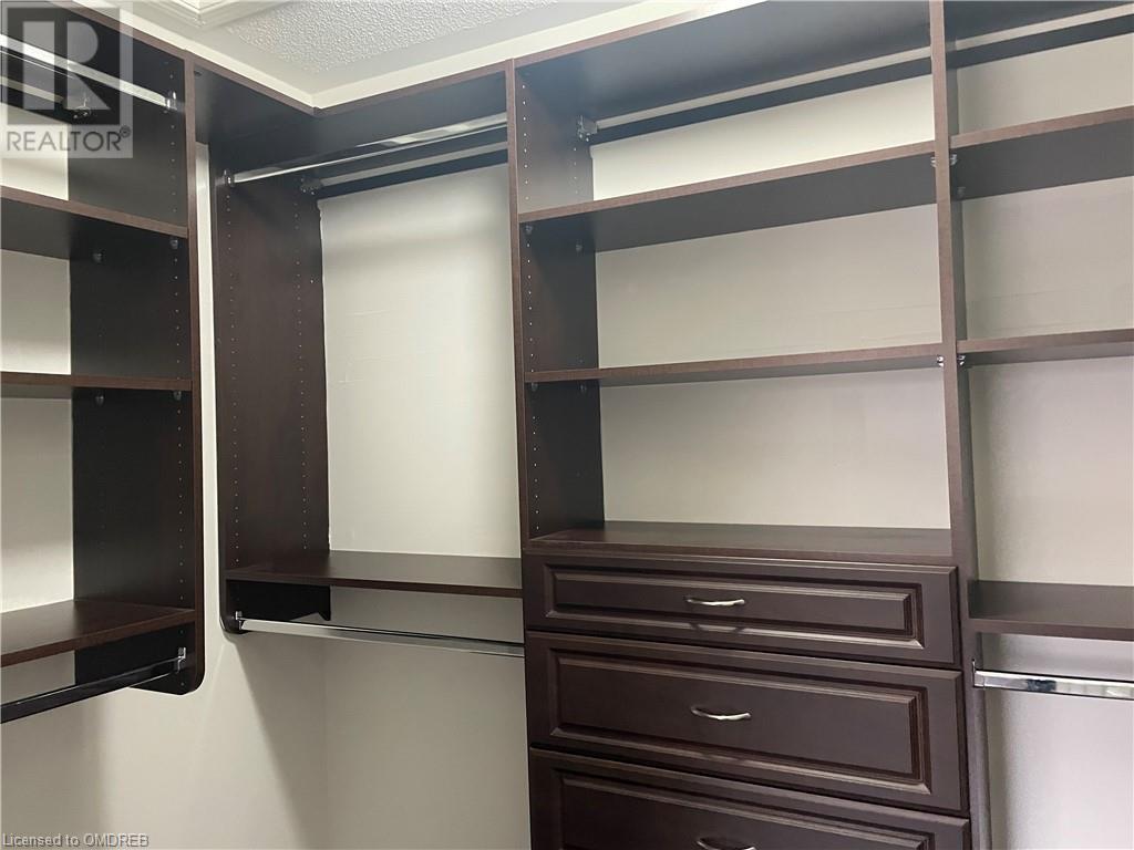 2417 Edgerose LaneOakville (1019 - Wm Westmount), Ontario  L6M 4X5 - Photo 16 - W10407362