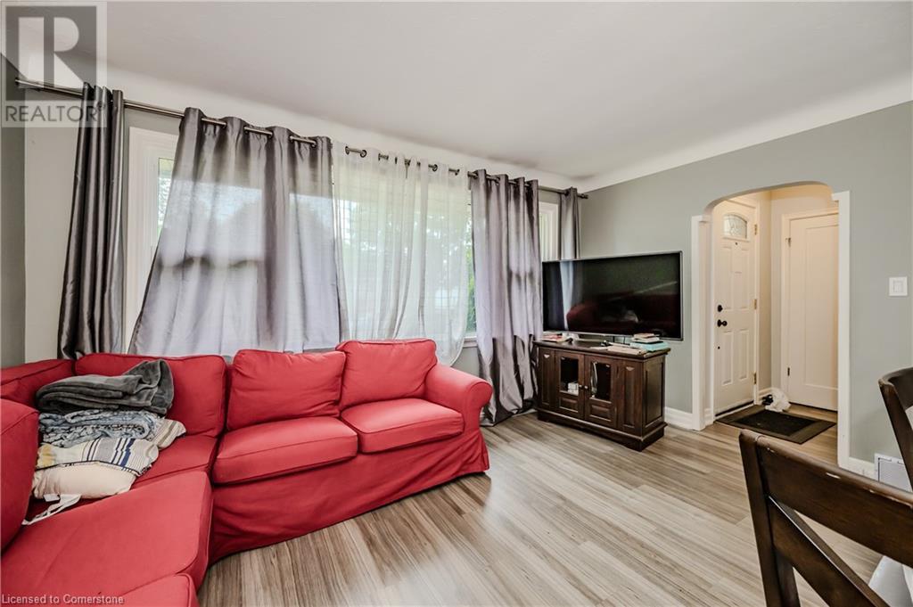 58 Mildred Avenue, St. Catharines, Ontario  L2R 6J3 - Photo 6 - XH4199320