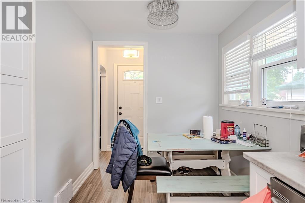 58 Mildred Avenue, St. Catharines, Ontario  L2R 6J3 - Photo 8 - XH4199320