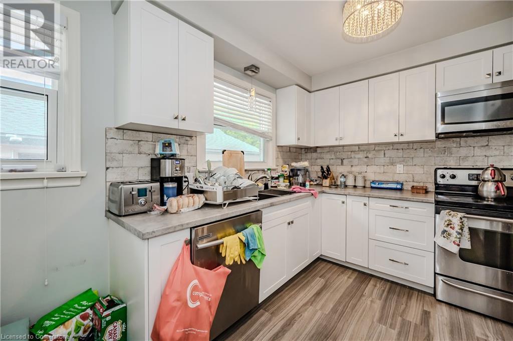 58 Mildred Avenue, St. Catharines, Ontario  L2R 6J3 - Photo 9 - XH4199320