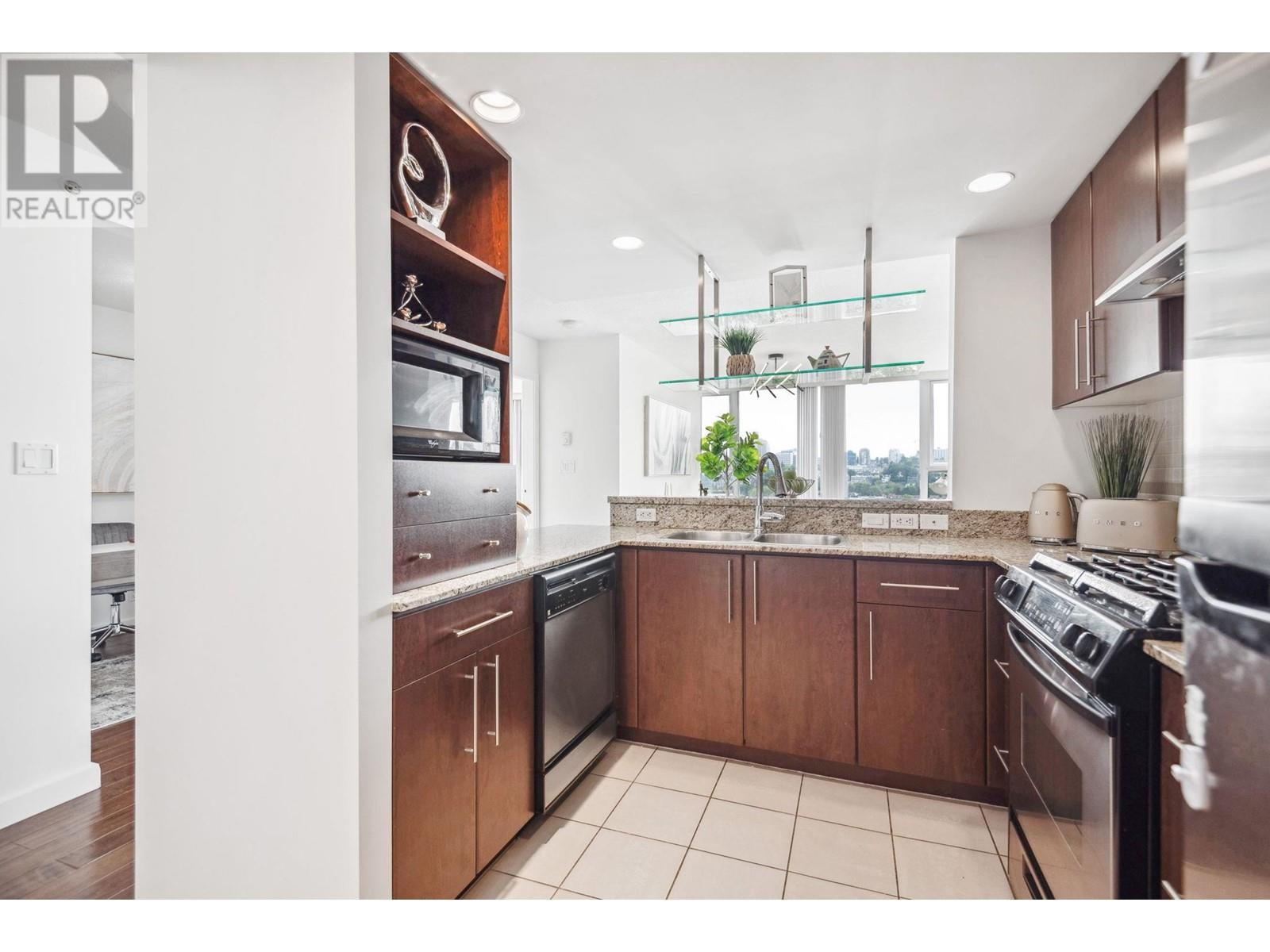 Listing Picture 20 of 40 : 1003 583 BEACH CRESCENT, Vancouver / 溫哥華 - 魯藝地產 Yvonne Lu Group - MLS Medallion Club Member