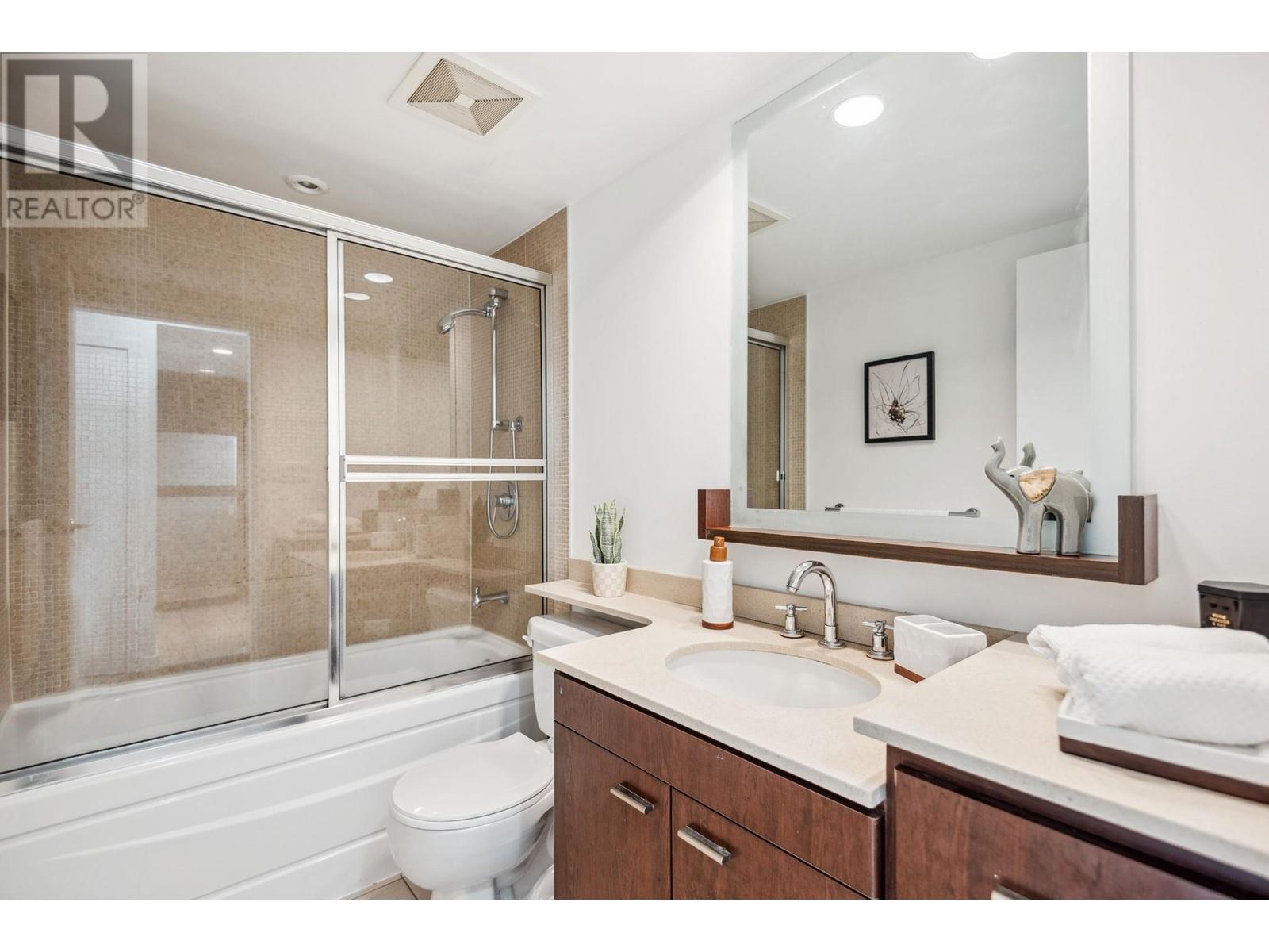 Listing Picture 31 of 40 : 1003 583 BEACH CRESCENT, Vancouver / 溫哥華 - 魯藝地產 Yvonne Lu Group - MLS Medallion Club Member