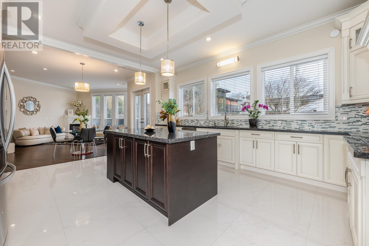 Listing Picture 13 of 40 : 5931 PUFFIN COURT, Richmond / 烈治文 - 魯藝地產 Yvonne Lu Group - MLS Medallion Club Member