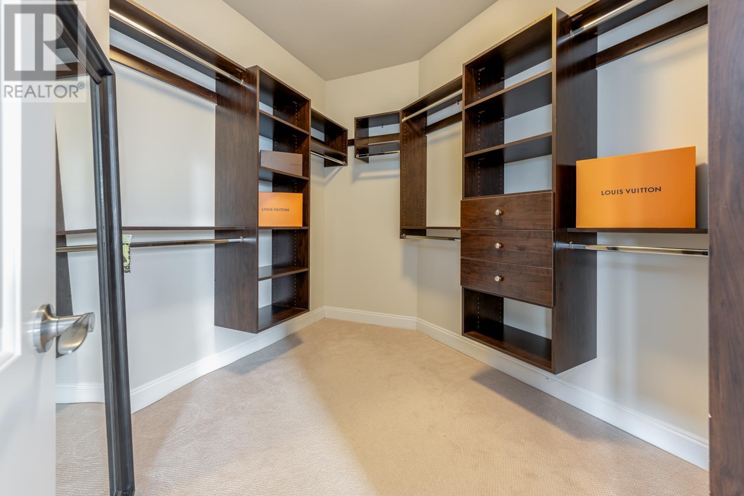Listing Picture 18 of 40 : 5931 PUFFIN COURT, Richmond / 烈治文 - 魯藝地產 Yvonne Lu Group - MLS Medallion Club Member
