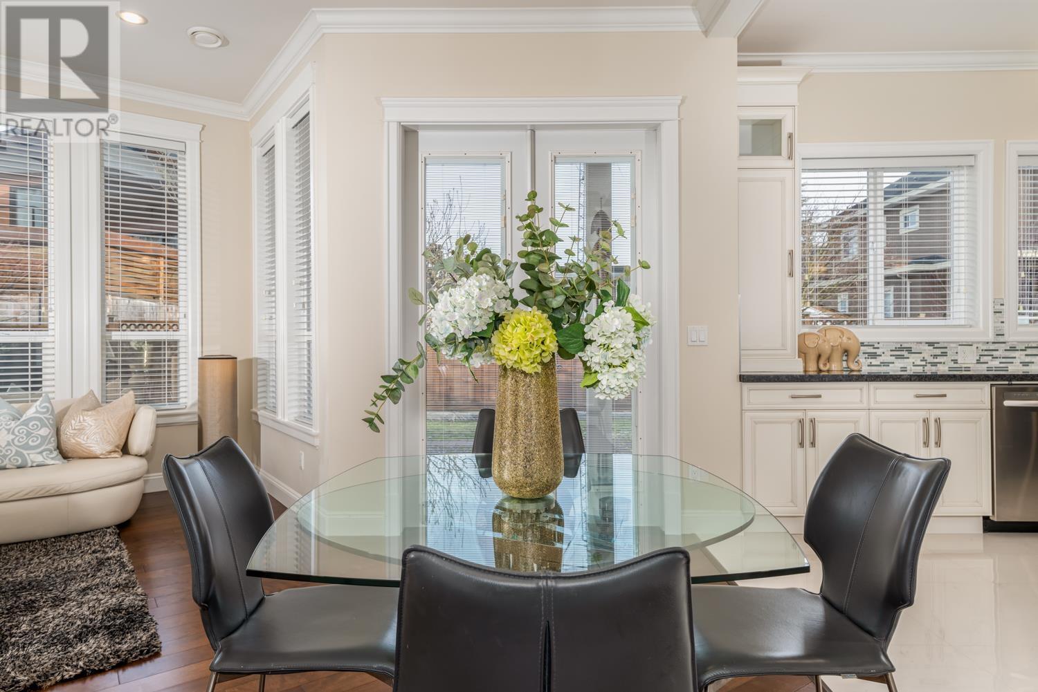Listing Picture 9 of 40 : 5931 PUFFIN COURT, Richmond / 烈治文 - 魯藝地產 Yvonne Lu Group - MLS Medallion Club Member