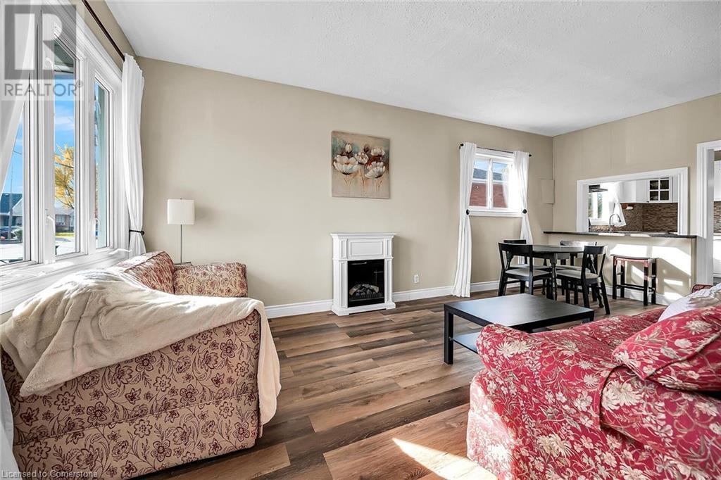 74 East 18th Street, Hamilton, Ontario  L9A 4N8 - Photo 5 - 40672229