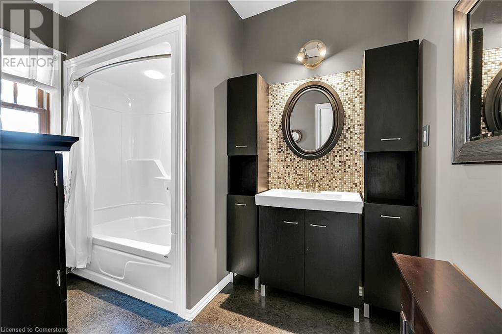 74 East 18th Street, Hamilton, Ontario  L9A 4N8 - Photo 17 - 40672229