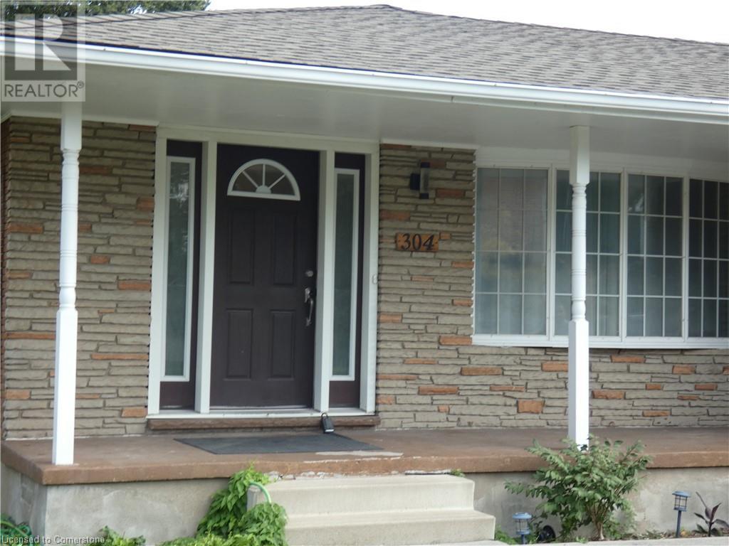 304 Niagara Street, Welland, Ontario  L3C 1K6 - Photo 3 - 40654937