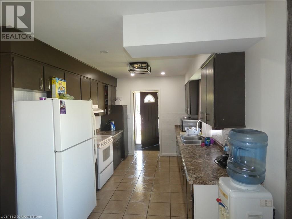 304 Niagara Street, Welland, Ontario  L3C 1K6 - Photo 4 - 40654937