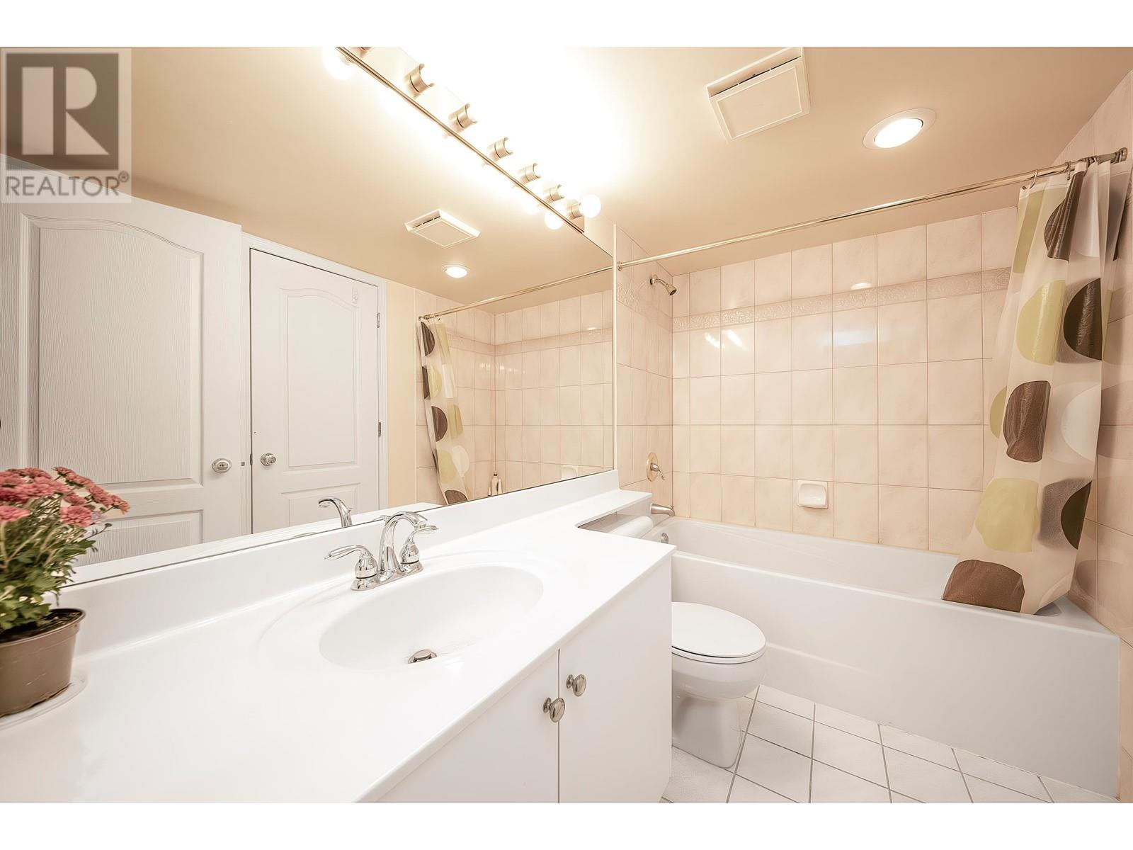 Listing Picture 16 of 23 : 302 7326 ANTRIM AVENUE, Burnaby / 本拿比 - 魯藝地產 Yvonne Lu Group - MLS Medallion Club Member