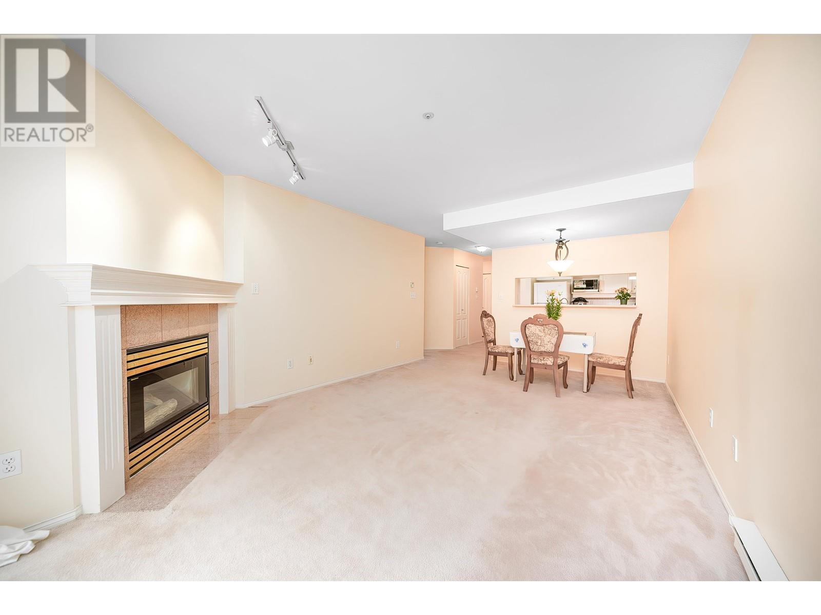 Listing Picture 6 of 23 : 302 7326 ANTRIM AVENUE, Burnaby / 本拿比 - 魯藝地產 Yvonne Lu Group - MLS Medallion Club Member