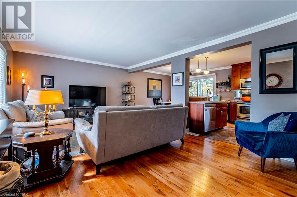 7069 Windsor Crescent, Niagara Falls, Ontario  L2G 1G2 - Photo 5 - 40672558