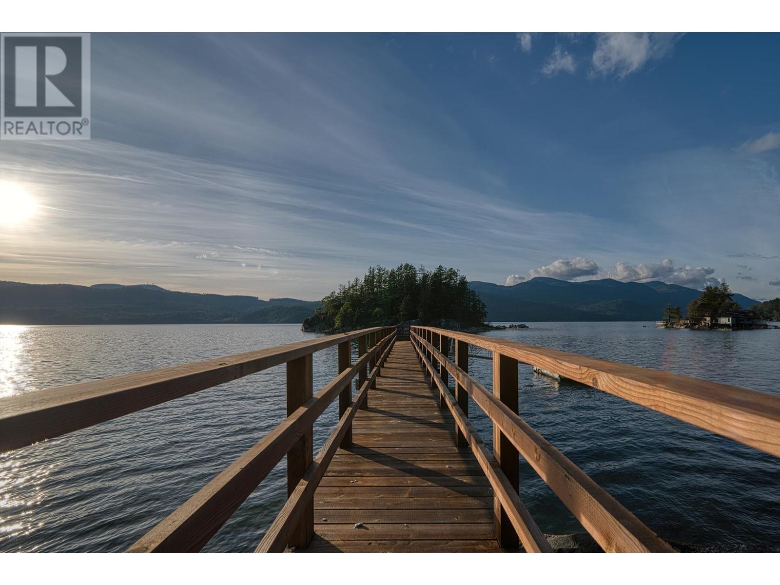 7629 SECHELT INLET ROAD, sechelt, British Columbia