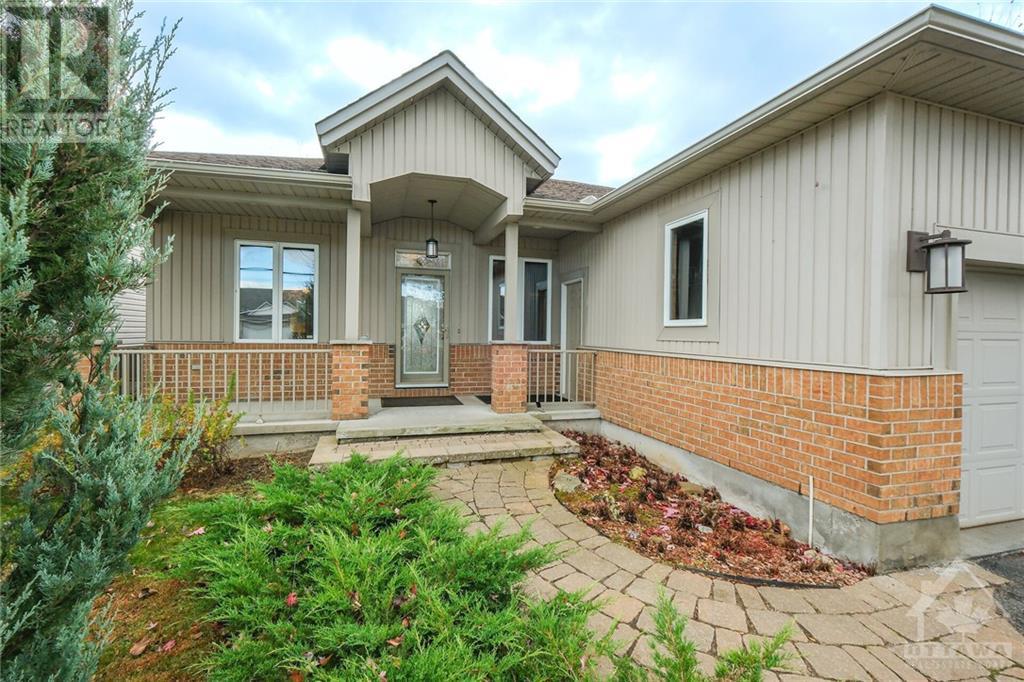 131 Patterson Crescent, Carleton Place, Ontario  K7C 4P3 - Photo 2 - X10410885