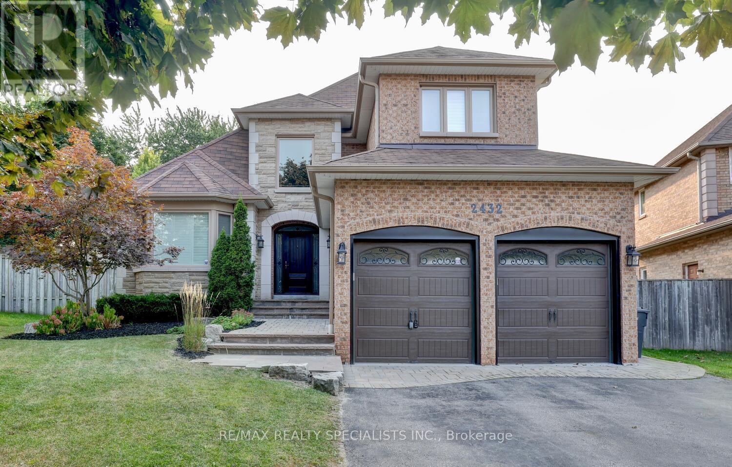 2432 Marisa Court, Mississauga, Ontario  L5K 2P5 - Photo 2 - W10404785