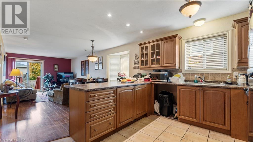 594 Grey Street, Brantford, Ontario  N3S 4Y1 - Photo 10 - 40671979