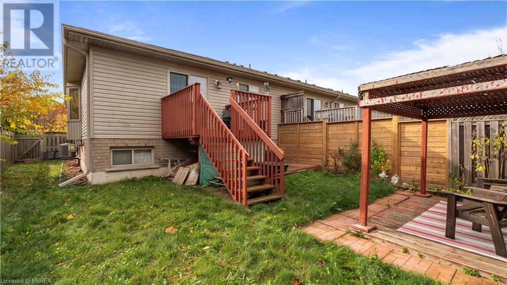 594 Grey Street, Brantford, Ontario  N3S 4Y1 - Photo 2 - 40671979