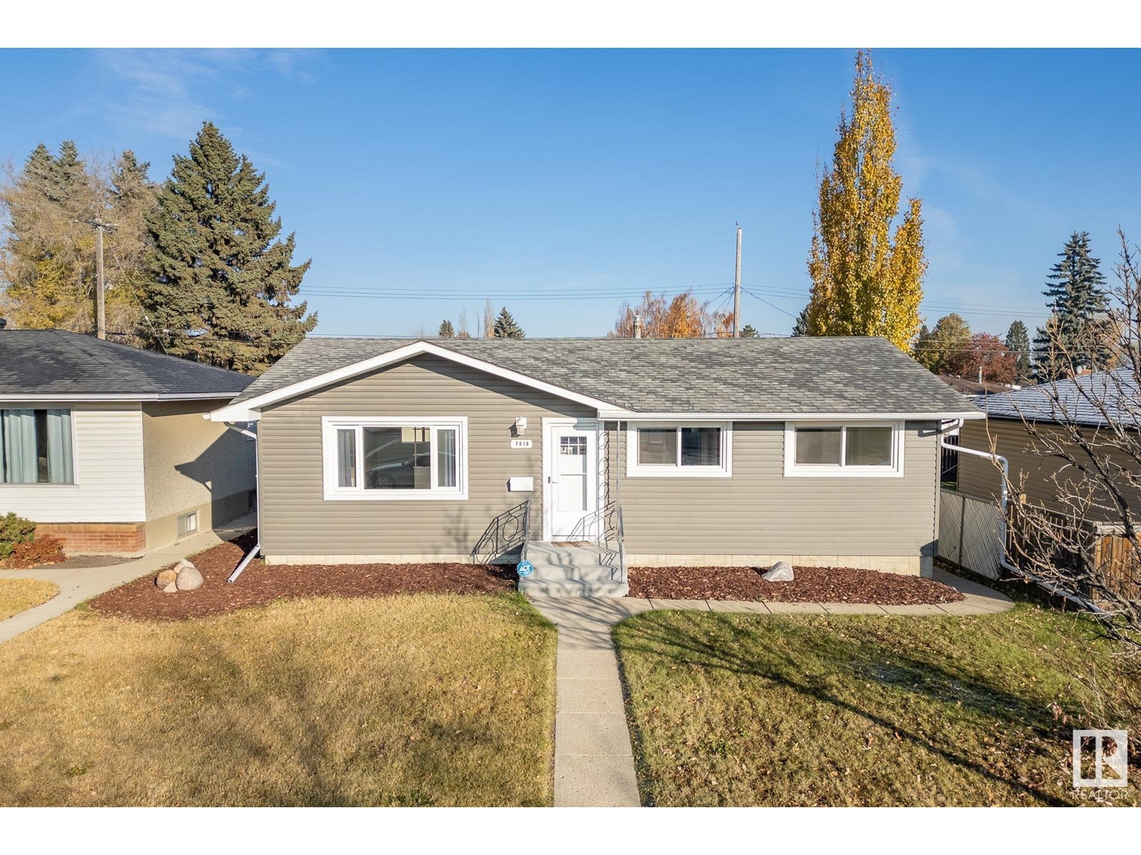 7016 90 Av Nw, Edmonton, Alberta  T6B 0P4 - Photo 1 - E4412541