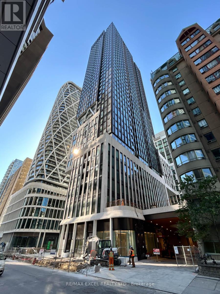 2702 - 238 SIMCOE STREET, Toronto, Ontario