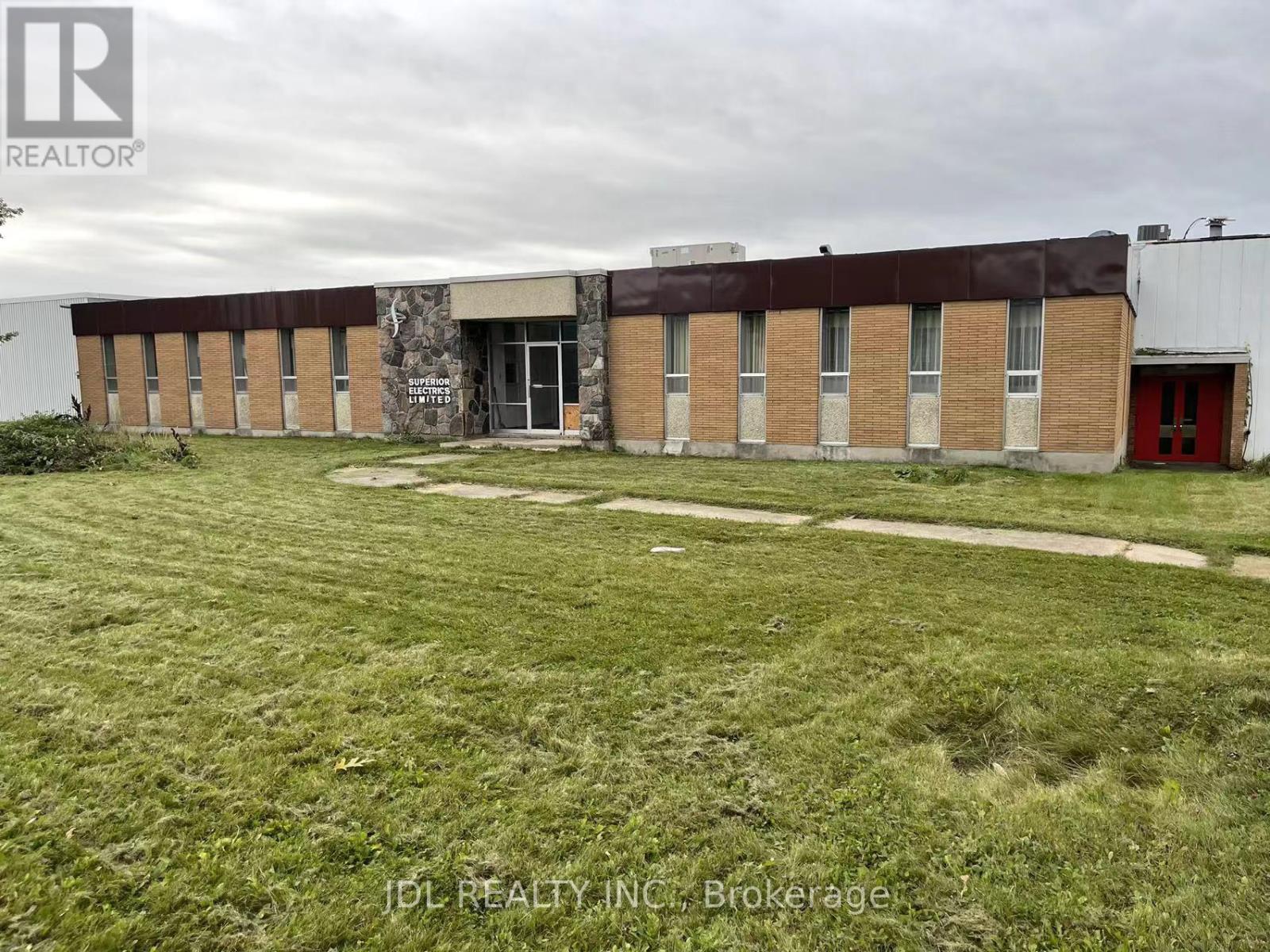 950 Mackay Street, Pembroke, Ontario  K8B 1A1 - Photo 1 - X10405076